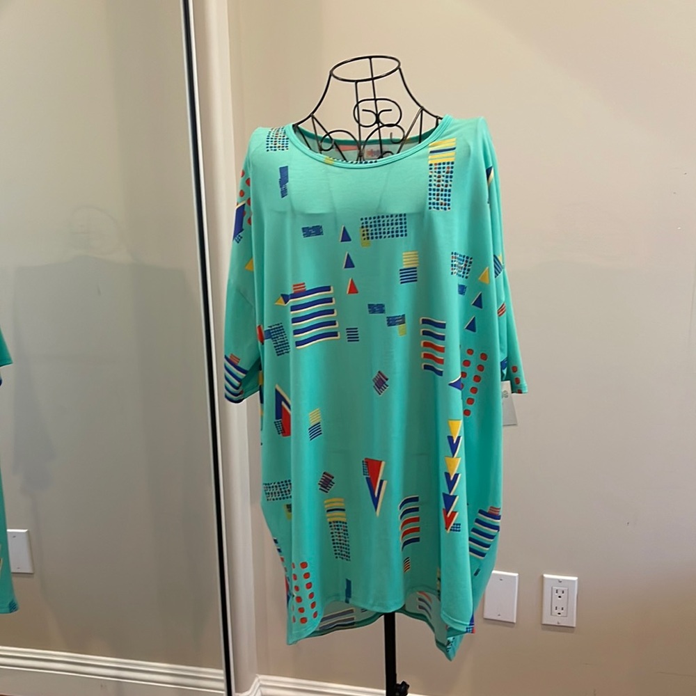Lularoe Irma Tunic Top size XL. New with tags.